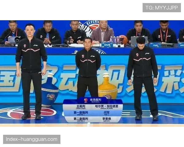 外籍裁判执裁效果显著 季后赛场次犯规次数下降2.6次