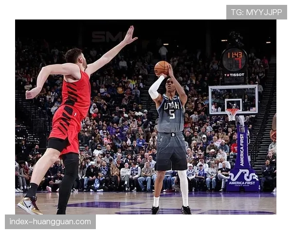 爵士半场领先8分遭逆转:鹈鹕第三节进攻效率值突破150解析 爵士半场领先8分遭逆转:鹈鹕第三节进攻效率值突破150解析